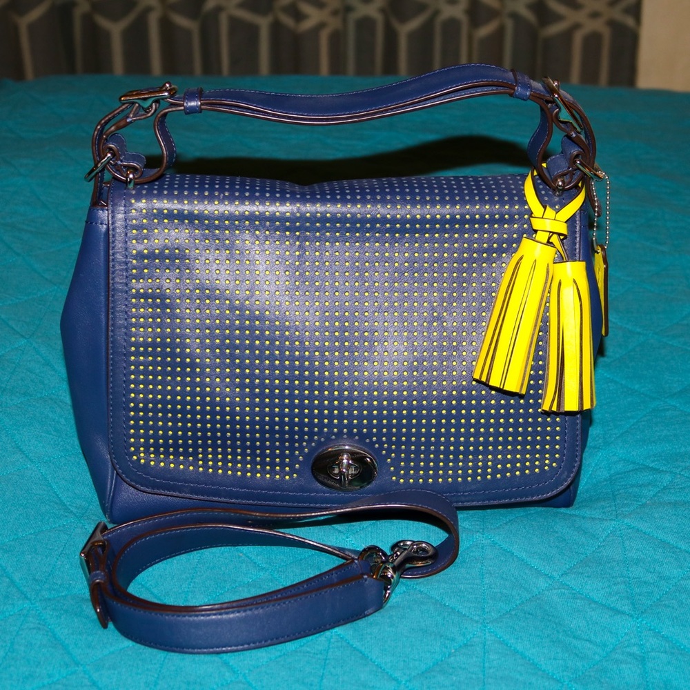 NWOT Coach Turn-Lock Crossbody Bag